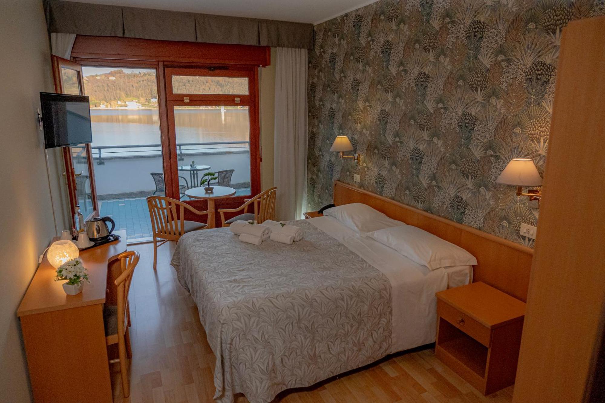 Hotel Chalet Del Lago Авильяна Экстерьер фото