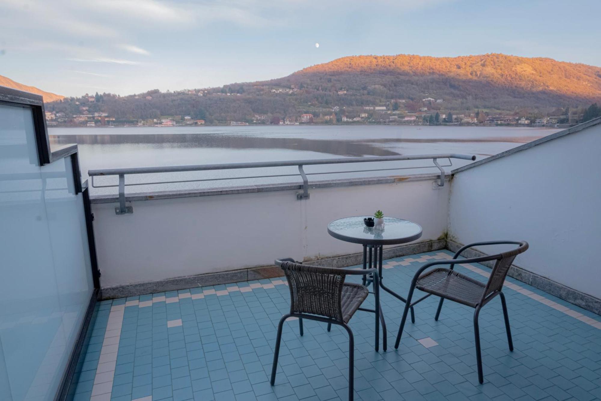 Hotel Chalet Del Lago Авильяна Экстерьер фото
