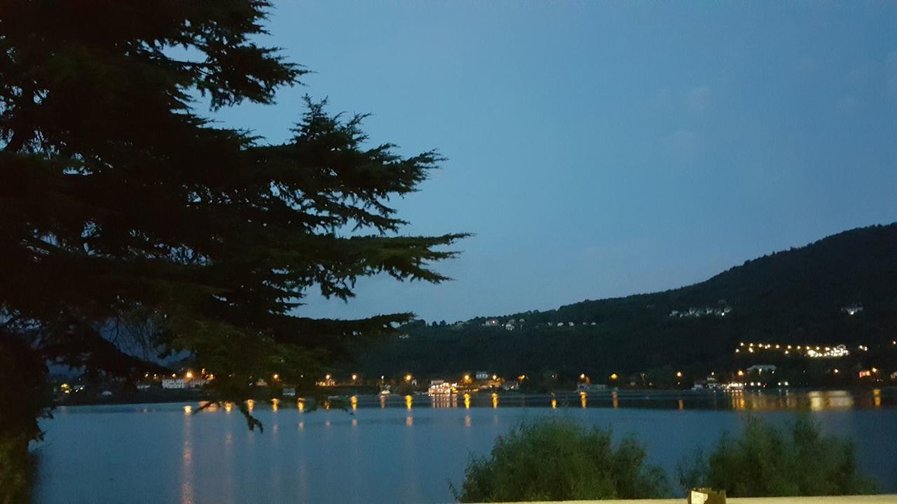 Hotel Chalet Del Lago Авильяна Экстерьер фото